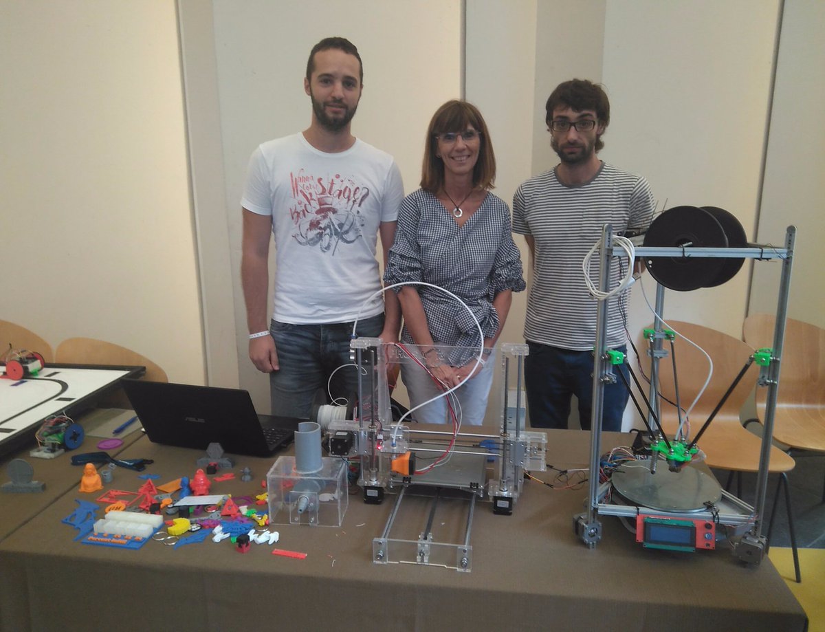 UJIuniversitat's tweet photo. Pilar Garcia, vicerectora d'Estudiants, Ocupació i Innovació Educativa #UJI visita els projectes de l'#estudiantatUJI a @focuspyme #somUJI https://t.co/NGCaxVVYVq