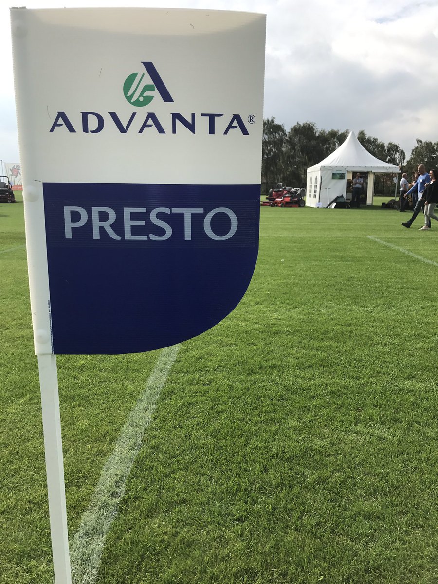 wadermaut's tweet photo. Veel volk op superinteressante #nationalegrasdag te hoogstraten. @AdvantaSeedsBE takes the lead! https://t.co/oiVNE4wDBN