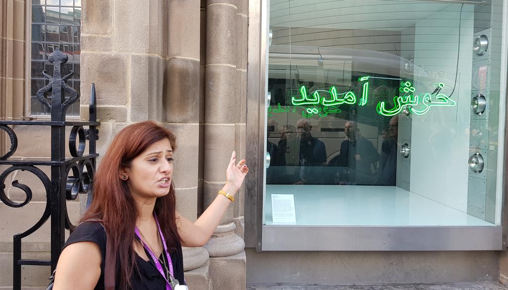 asianculturevul's tweet image. Recognise/Understand? &apos;Welcome, leave it all behind, friend&apos; Fareda Khan from @McrMuseum explains #WaqasKhan work inviting all inside...