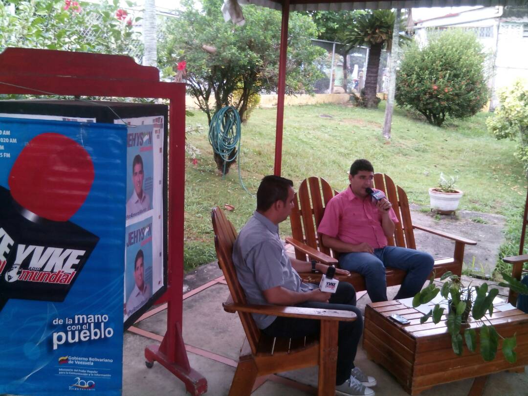 MundiallosAndes's tweet photo. Continua transmisión de #YvkeMundialLosAndes con @JEHYSONGUZMAN desde el municipio Alberto Adriani #PatriaQueEduca https://t.co/pEv1hm961M
