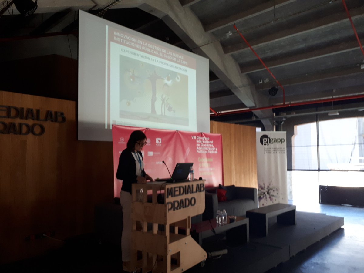 eapccat's tweet photo. Sandra Soria nos explica la innovación organizativa para afrontar nuevos retos en @eapccat #GIGAPP2017 #EAPC_ES https://t.co/pPAW9ZbU2H