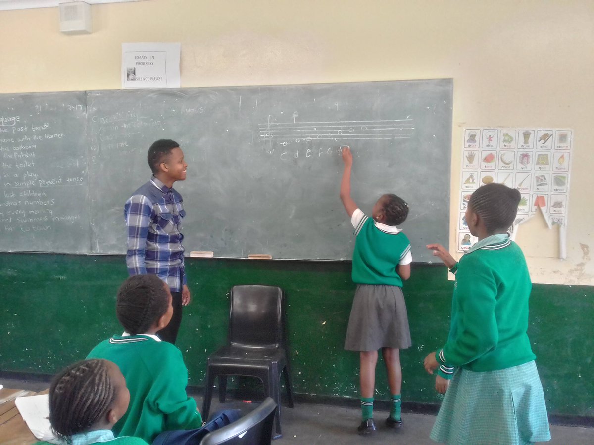 3AngelsProject's tweet image. Damaine Johnson our PM and Head of Music Projects running his Music and Trumpet Programme at Keketso Primary