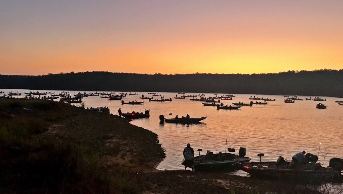 VoteJWS's tweet photo. Day 1 launch of the @BASS_nation Southern Open 3 was picture perfect! Weigh in starts 2:30pm #SmithLake dam. #goodluck #BASS #fishjasper https://t.co/CmwPSSUFMi