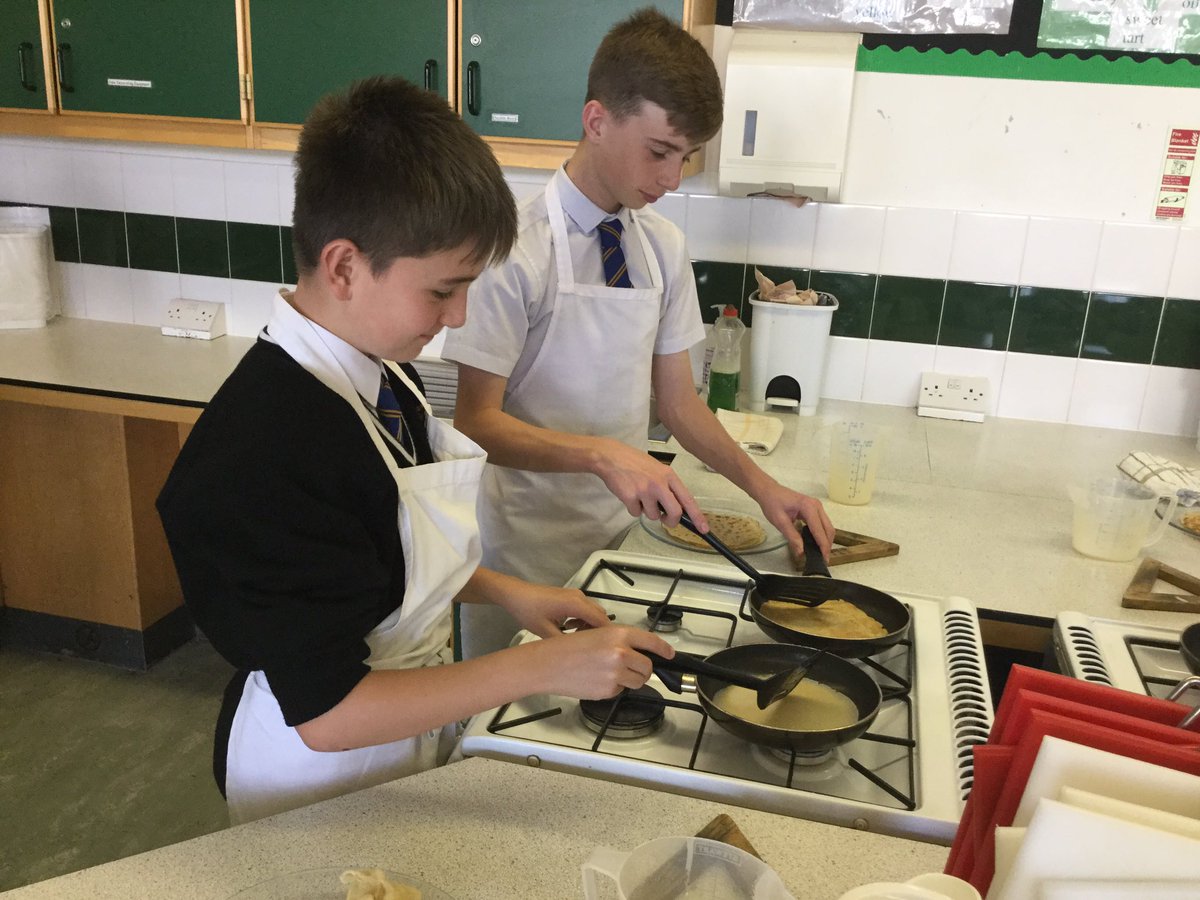 1K1 +1S1 enjoying European Week flipping Crepes