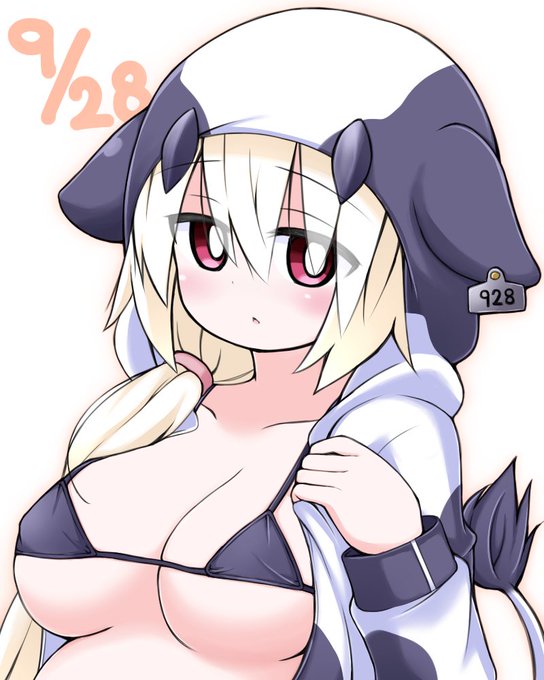 本日9月28日はくーげるさんのお誕生日。
そんなわけで牛パーカーゼロさん。 