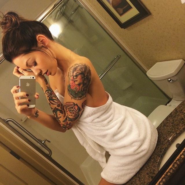 leper_viktor's tweet photo. Hazel Ray: "nicely female looking for romantic relationship" https://t.co/6QTibQBkTw https://t.co/1dNmCwKEtA