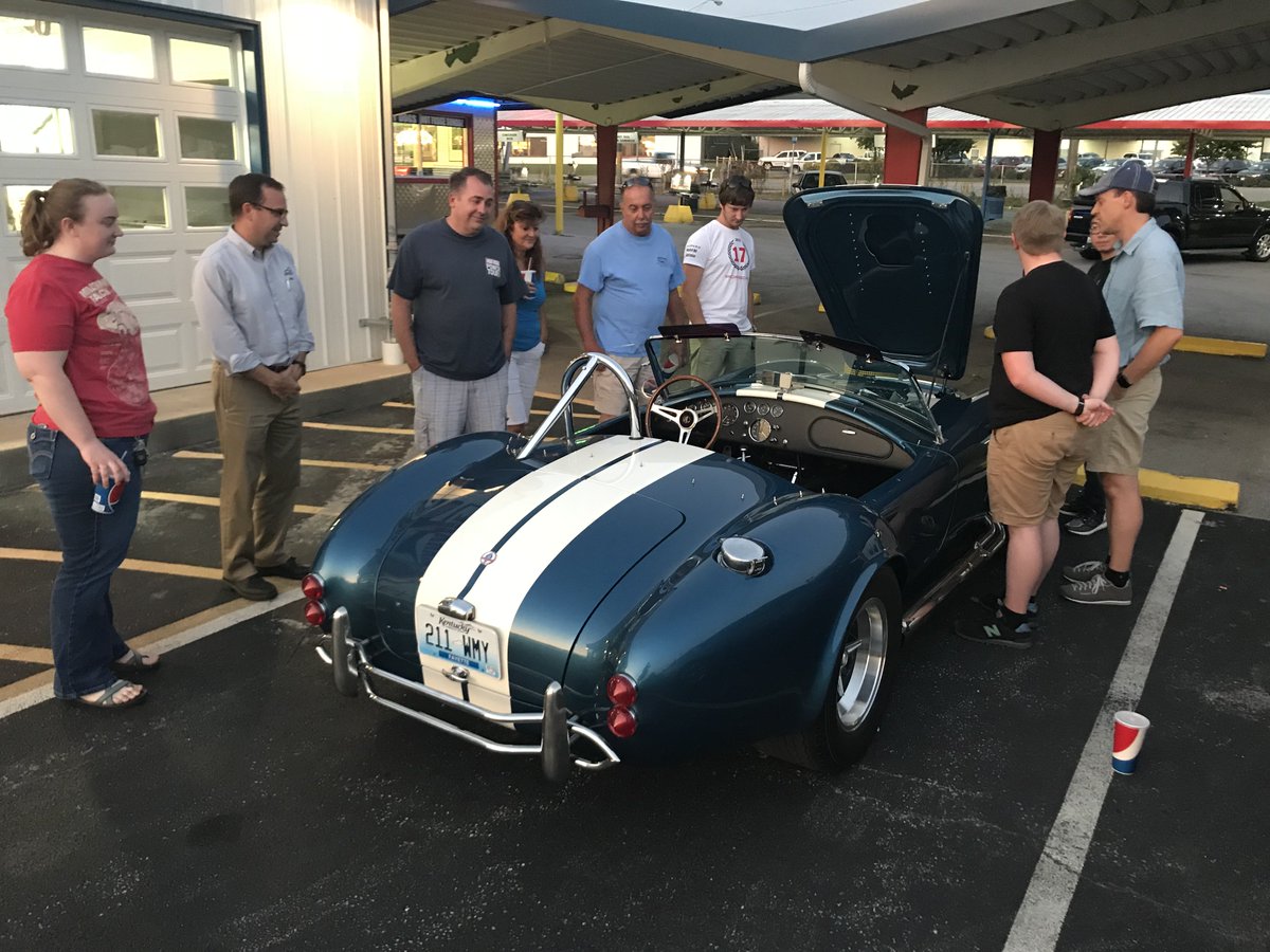 ShaunDenney's tweet photo. Relationships develop around tables... and cars! @southlandcc #SouthlandGroups https://t.co/xxuD1cfm87
