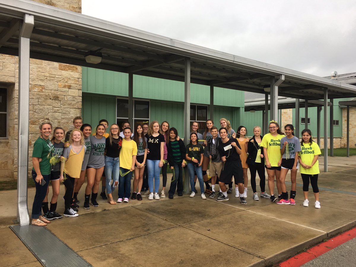 MVMS NJHS supporting Comal goes Gold for children fighting cancer! Look for yellow on cars! <a href="/Supt_comalisd/">Andrew</a> <a href="/kristycastillej/">kristy</a>