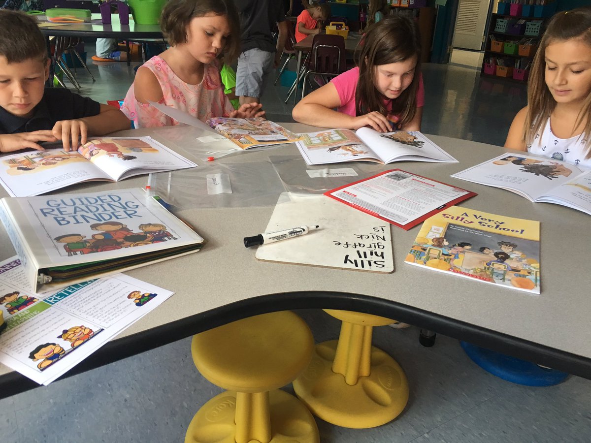 amandaerwinHE's tweet photo. Working on short i in our GR group 🎉📚 #guidedreading #levelG #scavengerhunt #buildaword https://t.co/ybfo0YB80F