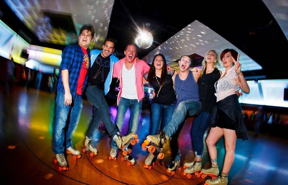 Rollers Adult Celebration Packages £24.99pp inc skating, prosecco/beer,  trio of burgers meal in <a href="/scottsonthepier/">Scotts Restaurant</a> #Christmas #friends