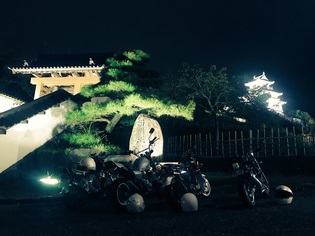 iguchi_chaly's tweet photo. 久しぶりみんなと少しぶら〜り！
夜はもう寒い…
ガス欠ごめんなさい。

製作中のAPEに、モンキー乗りだけど、シャリー製作中に、これから楽しみだな〜。
あ、ハリアーカスタム中…もいた。笑 https://t.co/GA3A9O4Dn3