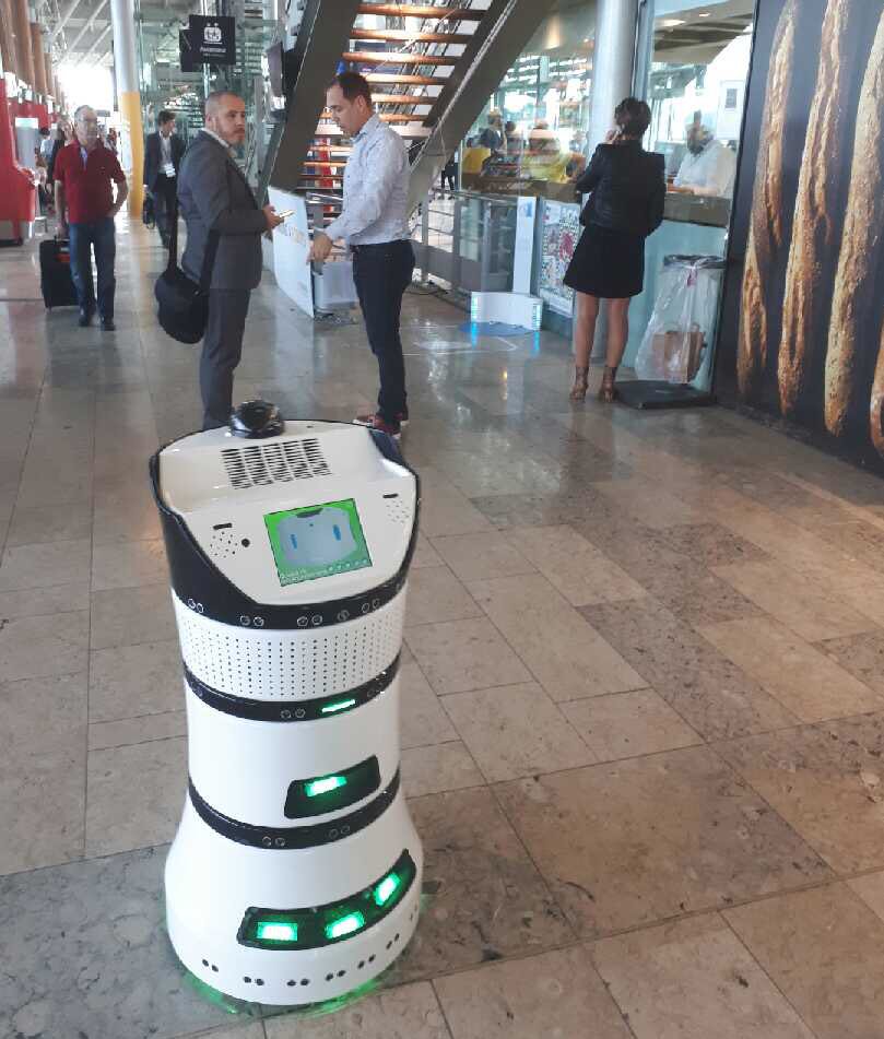 Diya_One's tweet image. #DiyaOneX est aujourd&apos;hui en gare @SNCF de @aixmaville pour le lancement de @thecampProvence #Aixploration #Robots @LaFrenchTech