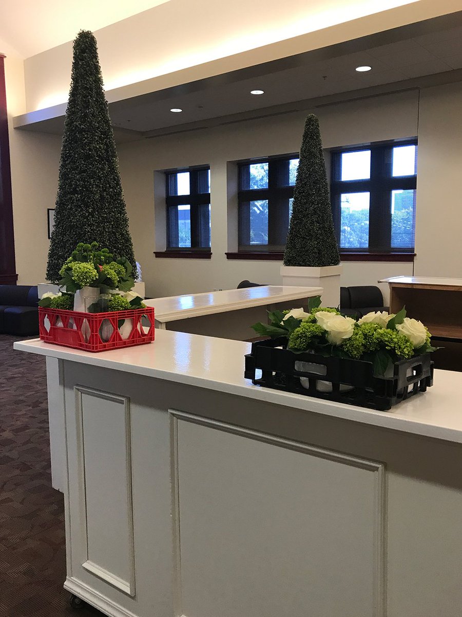 FSUConference's tweet image. Setting up for our @floridastate Conference Center Open House and Auditorium reveal this evening!  Have you RSVPed? learningforlife.fsu.edu/open-house/