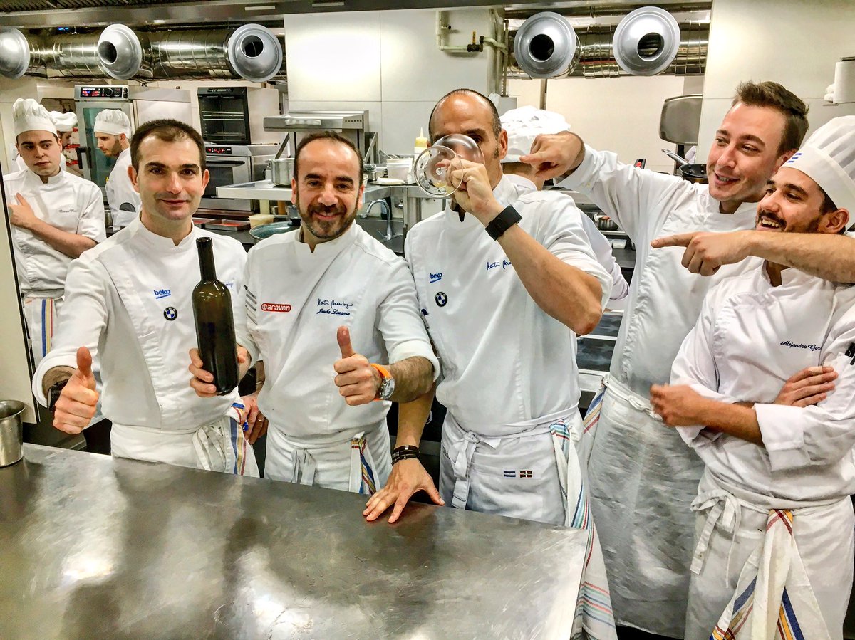 Los caimanes de Lasarte probaron el mostillo dulce de txakoli K5 y dicen que está bueno de tirárselo por la cabeza! Ieup! #txakoli #garrote