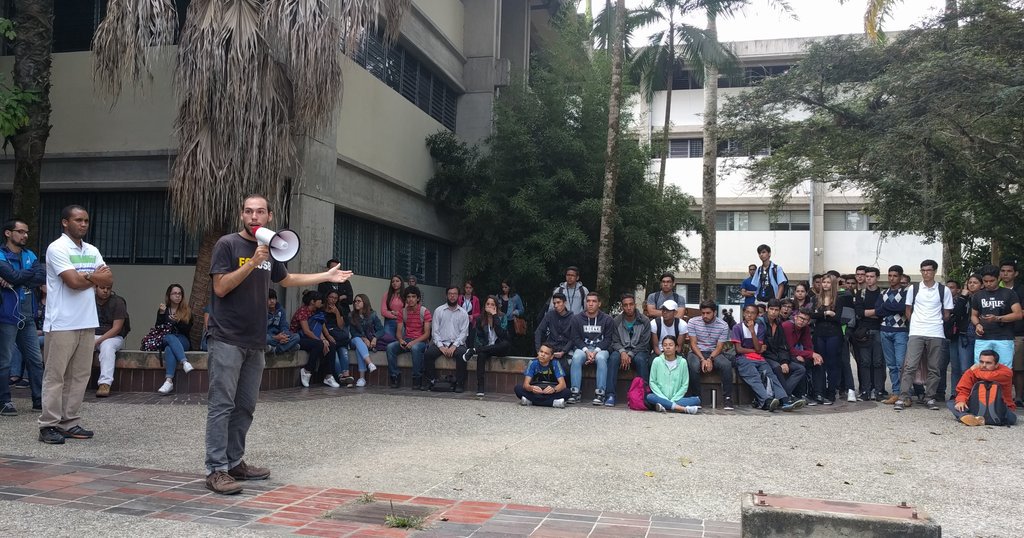 MovimientoDEMOS's tweet image. .@gvaldezg Presidente (A) de la @FCEUSB: "En reunión, al comienzo del trimestre, el ministerio admitió que NO HAY COMIDA EN EL PAÍS" #USBve.