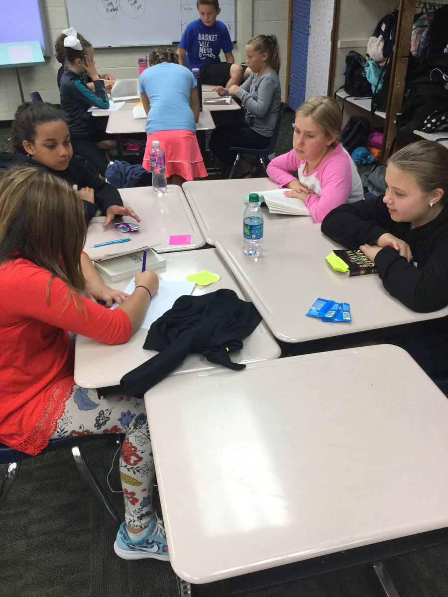 Gard5thGrade's tweet photo. Linking our ideas in our book clubs to create bigger ideas! #YESTigers180 https://t.co/TkNiKKMPAI
