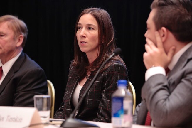 CrainsEvents's tweet photo. "Which comes first the engaged customer or the engaged employee? Employee because they display value to our customers."  #ccbmidmarket https://t.co/U4Al4aUtUA
