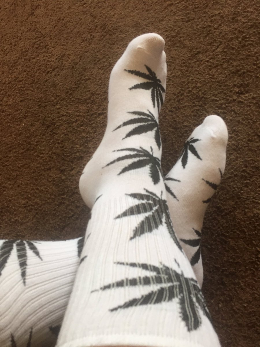 MasterWicked86's tweet photo. Calling all slaves!!! Fresh socks need broke in!!! #cashmaster #kissmyfeet #bowdown #findom #masterwicked @WickedsSissy @leathercashpig https://t.co/olddarafoS