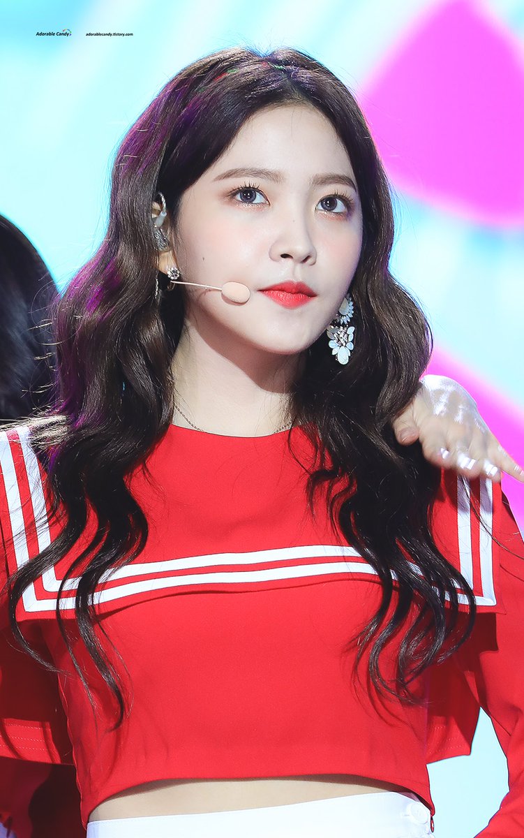 adorablecandy81's tweet photo. 170924 대전 슈퍼콘서트
#예리 #레드벨벳 #RedVelvet 
https://t.co/BnvfrCpiM0 https://t.co/QQaeMeFGNT