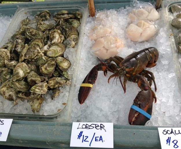 Want to eat more local food?  @aquidneckcommunitytable wants to help. Click through the link in our profile to fin… ift.tt/2wXxIQ9