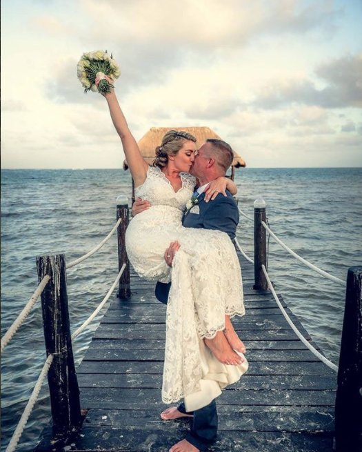 Your day, your way.  Create your Memorable Moments wedding style boards here: bit.ly/2jRubfZ
Photo by: srweddingstory