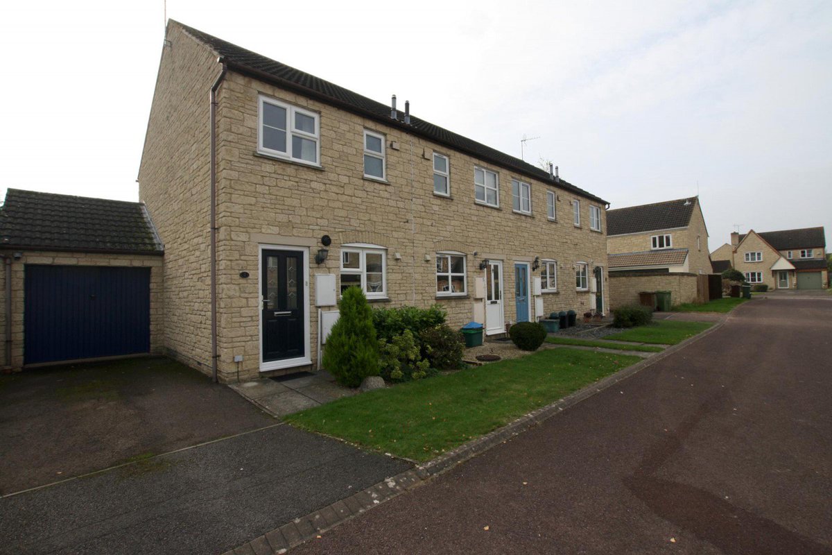 New to the market! 2-bed #property, must be viewed £795 pcm - ldrs.ly/ZF1Fx