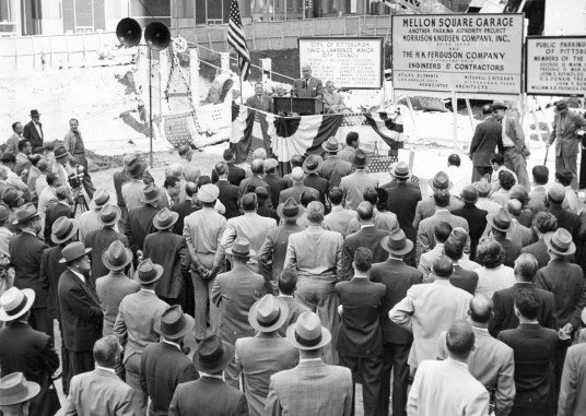PghArchives's tweet photo. #OnThisDayPGH in 1953 Mayor Lawrence &amp; Mr. Mellon break ground on what was @DowntownPitt's 1st public park. @CityPGH's iconic Mellon Square. https://t.co/p8427Z9flz