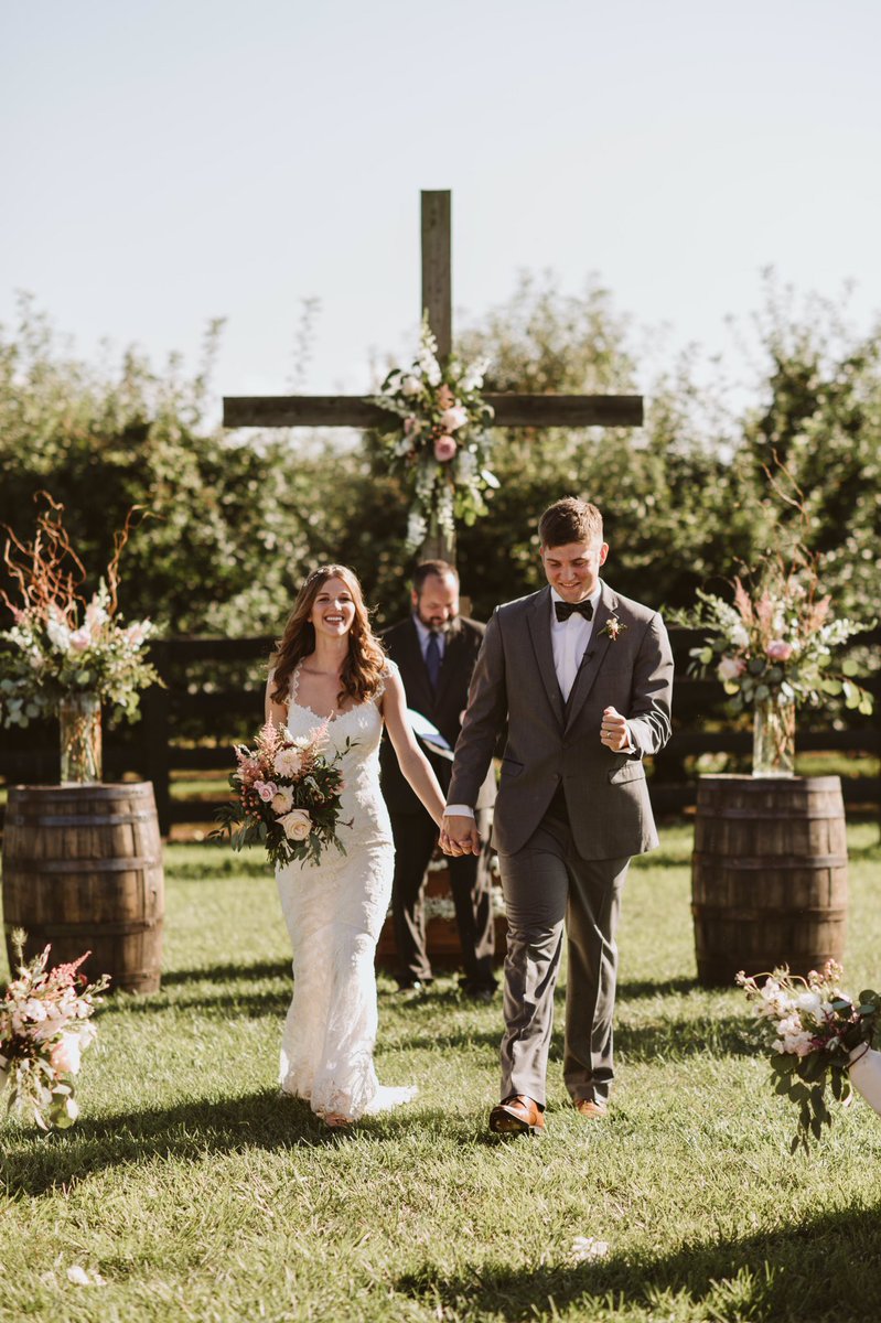 Flabbeyabbey10's tweet photo. When you get to marry your best friend 😍🤗 https://t.co/QVEo1KAFfl
