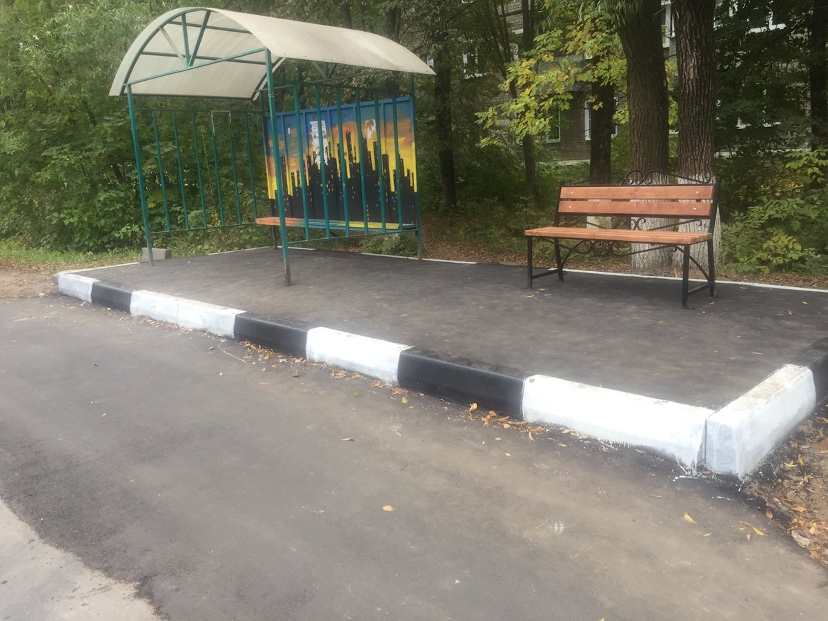 Проводится дальнейшее благоустройство автобусных остановок