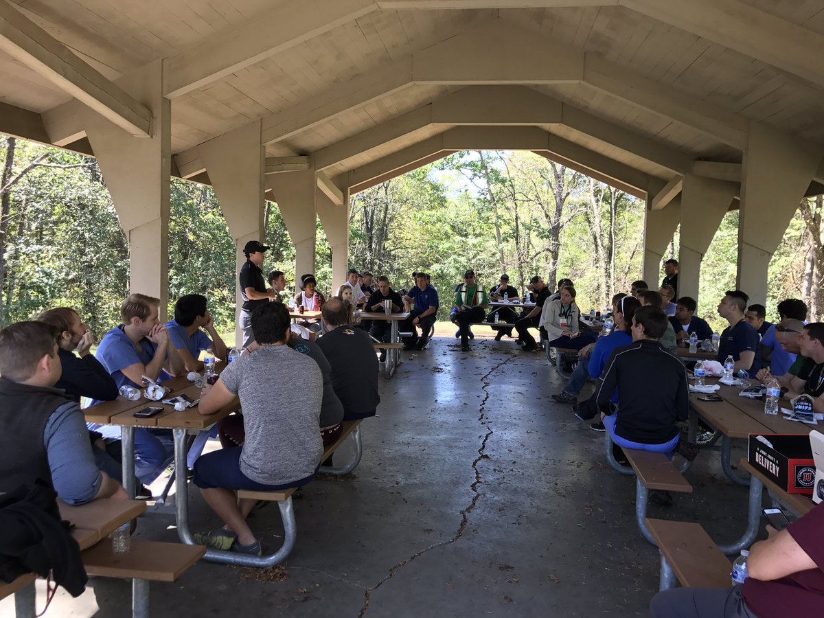 sampx's tweet image. @EmergentDoctor running the debrief following our EM wilderness sim event #mizzouem