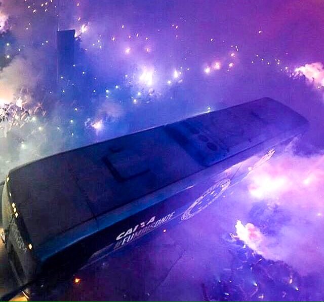 VamosComTudoCEC's tweet photo. Apoio: antes, durante e depois da partida! Torcida ganha jogo SIM. 🔵⚪️👊🏼🏆🏆🏆🏆🏆 #SouCruzeiroSouPenta https://t.co/0Uh5syl4gG