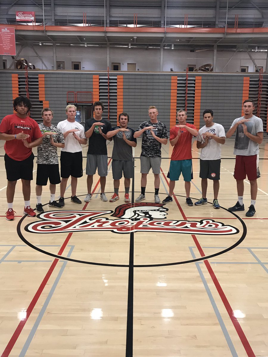 PitchingGeneral's tweet photo. Left the Field at 9:00pm! Back on the Grind at 5:30am! Its not an Accident! In pursuit of the Ring! #TrojanNation #StayTheGrind #IDGT https://t.co/BaZAZRx4fq