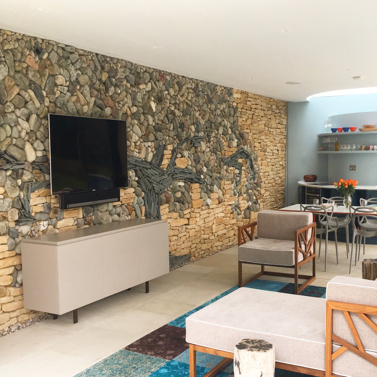 misskateeb's tweet photo. Pool House project finally finished and looking stunning! #justneedthesunshine #poolhouse #interiordesign #poolhouseinterior #stonewall https://t.co/AOth0AC4Bm