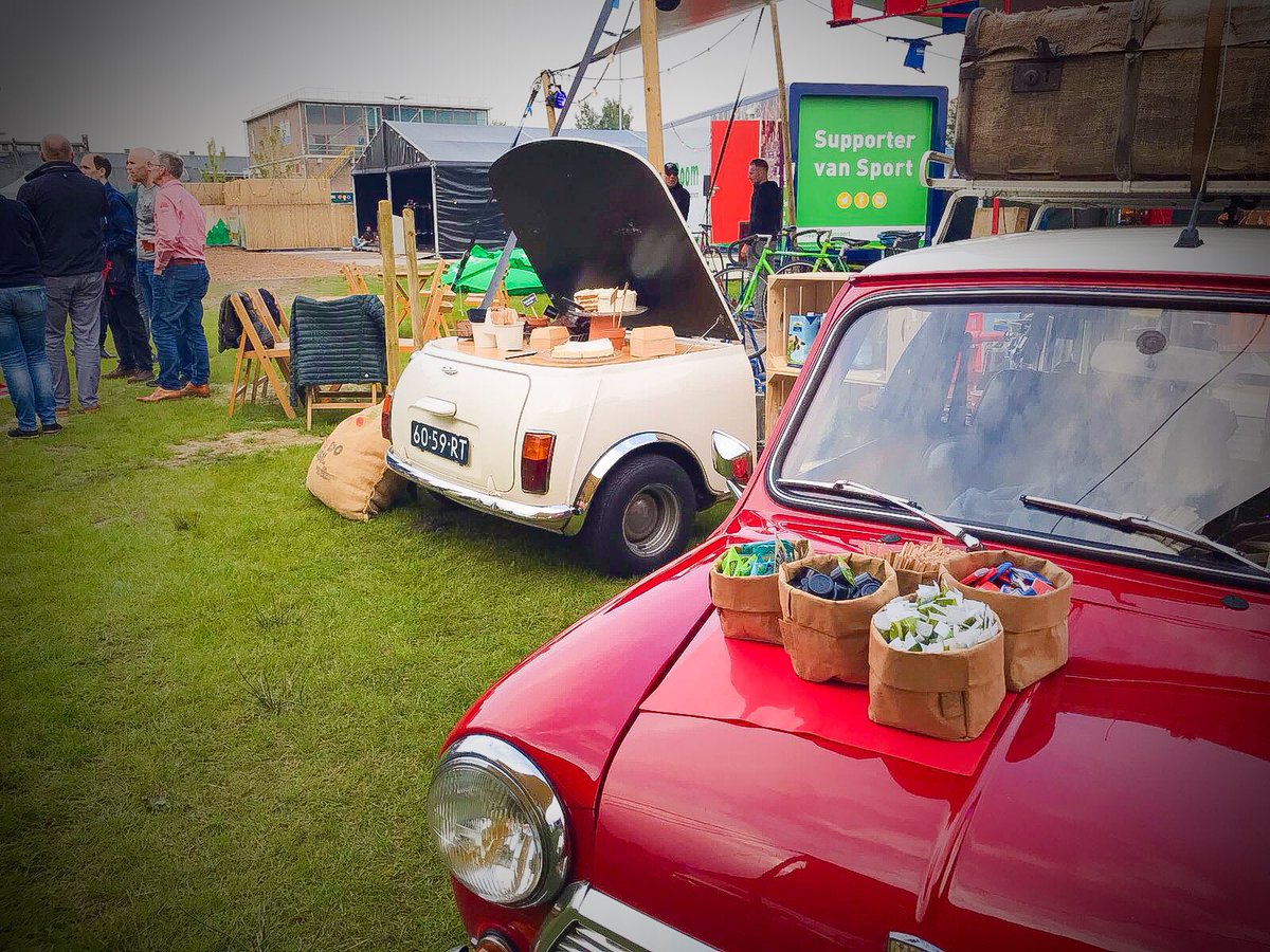MultiMini's tweet photo. Leuk event gedraaid vorige week namens Tim Koldenhof Producties in Apeldoorn! Verse koffie uit twee mini's en verse taarten. #festivalstijl https://t.co/VLvYNQocMm