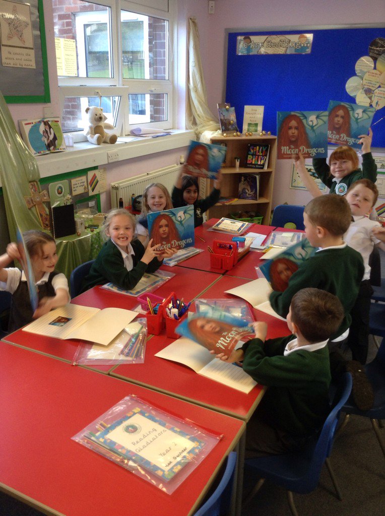 MissCLoweAHT's tweet photo. @RGladiators @StJosephStBede are so excited for our 1st session @imaginecentre #exploringtexts https://t.co/YzARtVIXQI