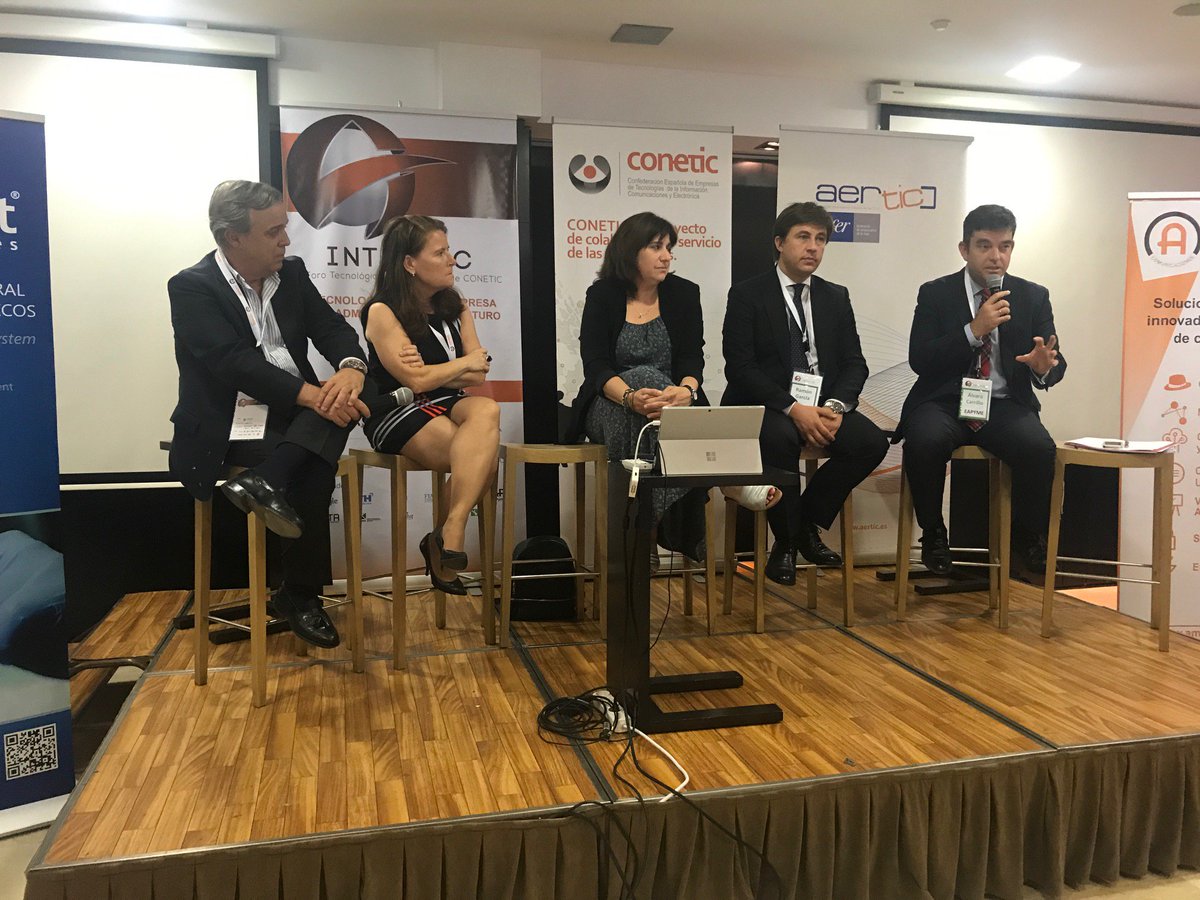 autonomosata's tweet photo. Hoy en #INTERTIC con @conetic , @ElenaMelgarATA asegura que los #autónomos tienen mucho que decir y aportar a las #TIC. https://t.co/FN3cLPUc8Y