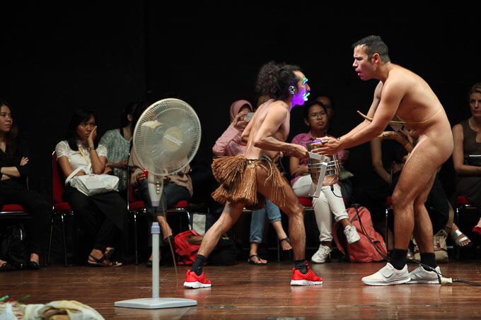 theAUreview's tweet photo. OzAsia Festival Review: Specific Places Need Specific Dances entertains as it breaks down cultural barriers https://t.co/yHBA0GzKZx https://t.co/bYIUFJNdYa