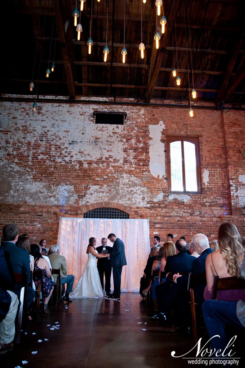 Caelin and Stephen's August wedding is now up on the #blog! 
(photos: <a href="/famzing/">FamZing Photography</a>) bit.ly/2fzYnLh
