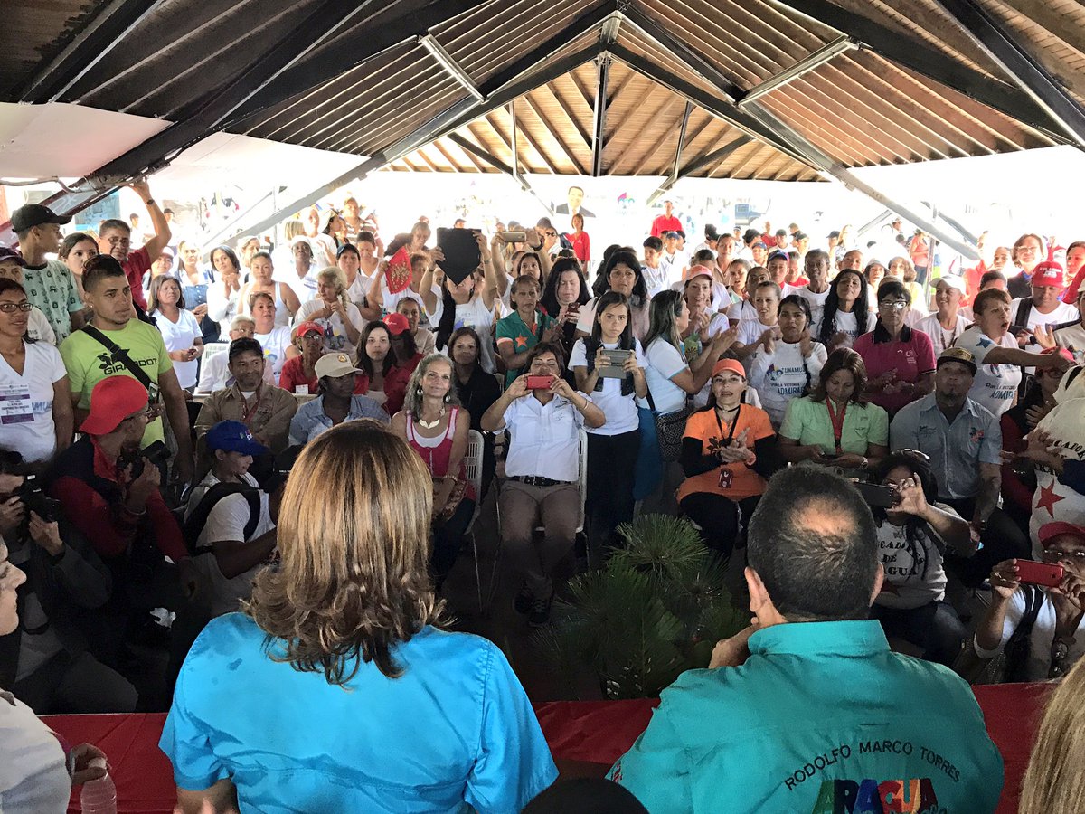 CarylBertho's tweet photo. Llegamos al parque de Feria de San Jacinto para Participar en la instalación de la 1era. Expo Feria de Mujeres Productora del estado ARAGUA. https://t.co/enj8ZOlrv6