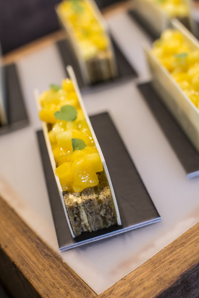 #PasteleríaIndividual - #Chef <a href="/JMRibe82/">Josep Mª Ribé Ramos</a> // "Pistacho, mandarina, yuzu y mango".