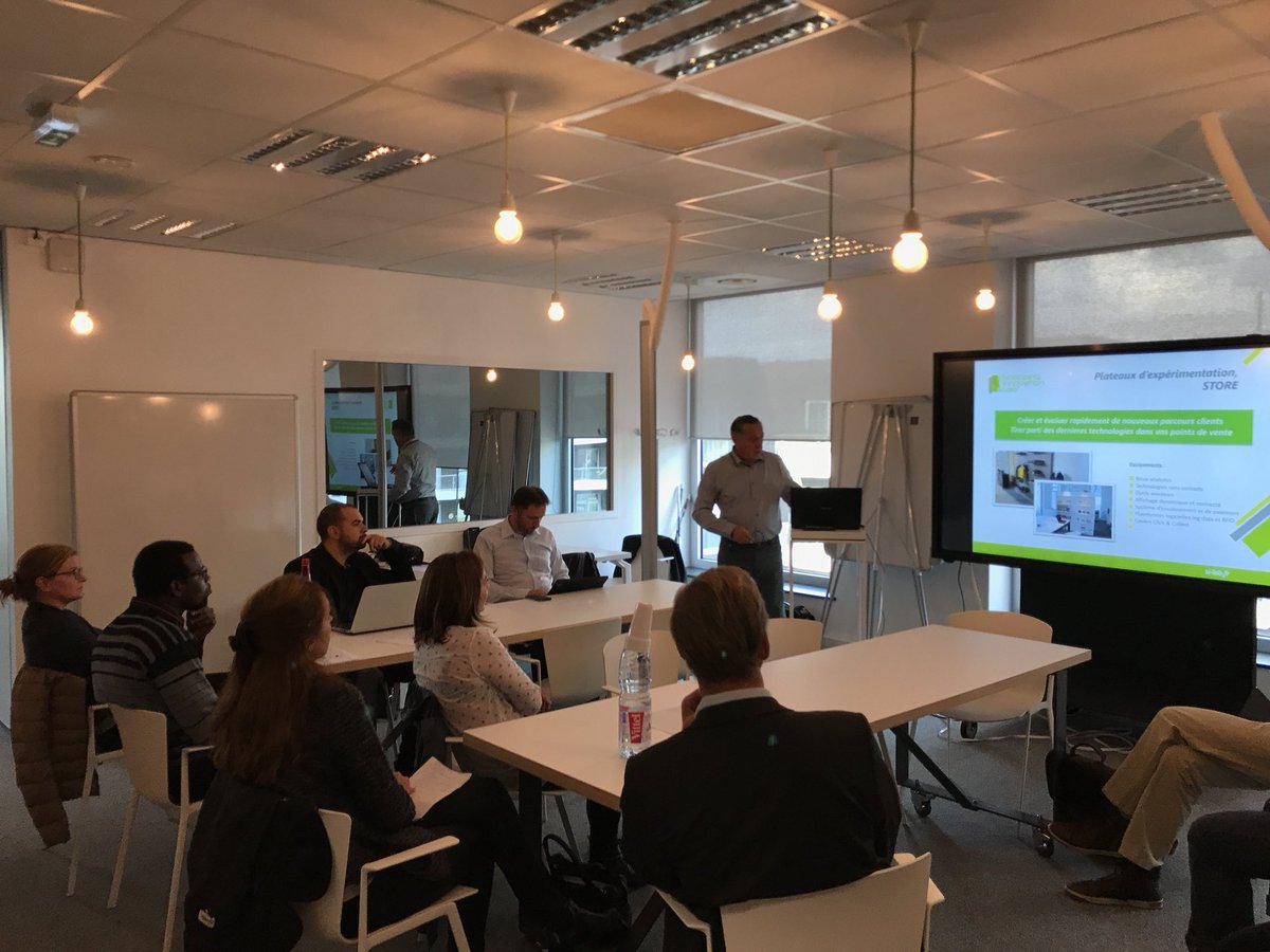 Animation de la réunion par B.Dubois @SILab_Lille avec tous les outils mis à disposition