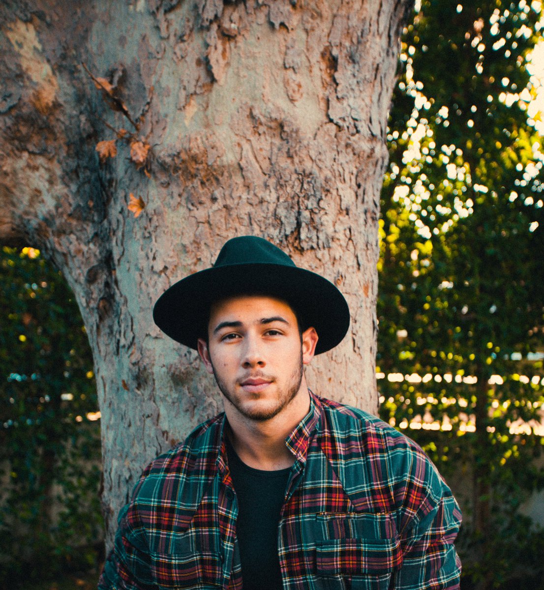 nickjonas's tweet photo. Hope your Thursday is treating you well. https://t.co/BocRkWewmT