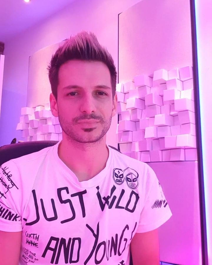 Big news about my album! :ift.tt/2wmS7cO https://t.co/pJeInwFgJY