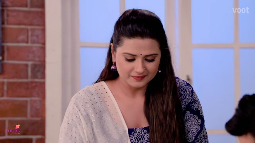 KDinspiresKDFW's tweet photo. Her smile nd their pose..😘😍

@kratikaonly  #Kasam #Sept27 part _ 4 https://t.co/K2XEeUallW