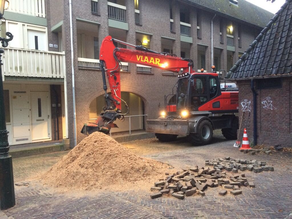 VlaarB's tweet photo. Stobbenfrees-wzh in Alkmaar iov @DonkergroenNL https://t.co/A4Mth6CraY