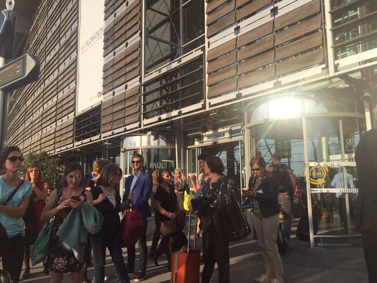 Gometmedia's tweet image. [Direct] @thecampProvence affiche la couleur dès la gare TGV #Aixploration #JourJ #Aixmaville Go !