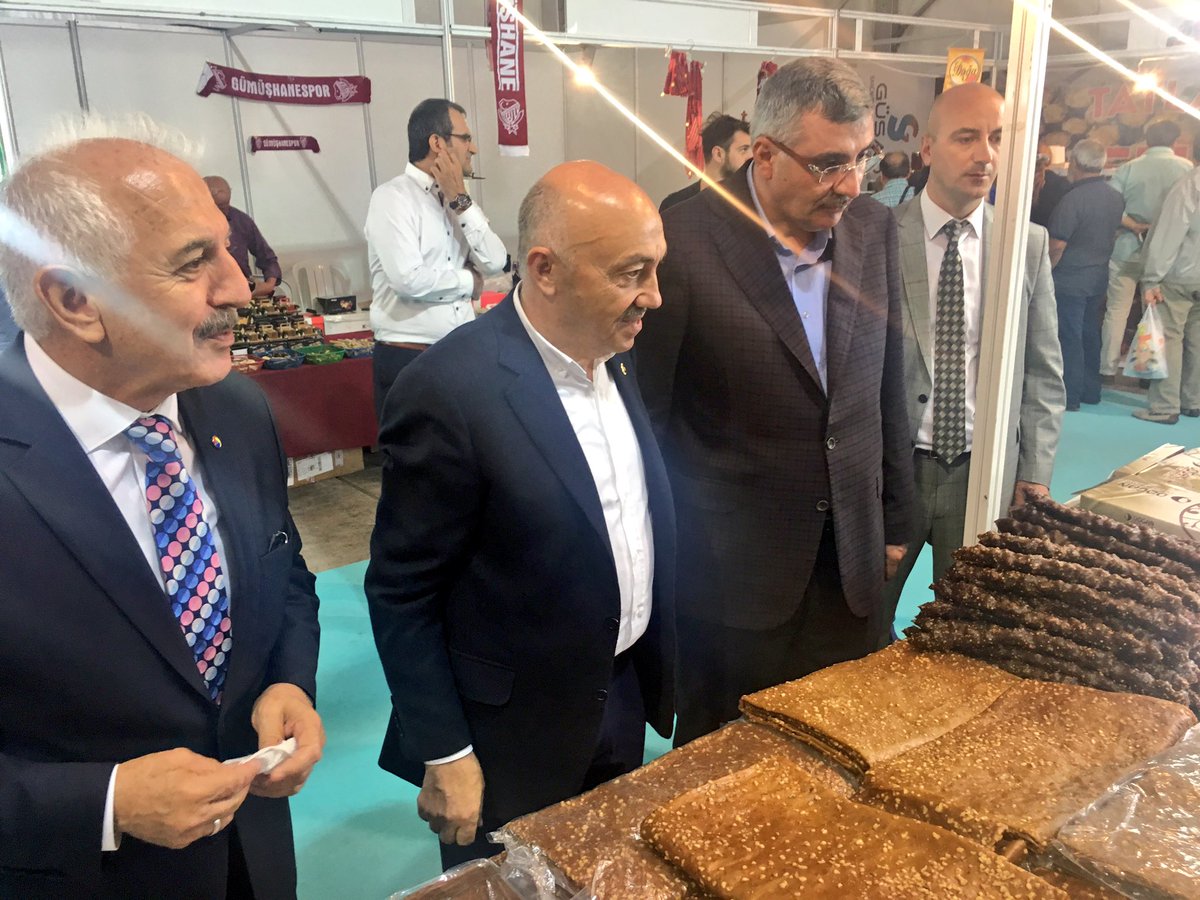 osmanakgul29's tweet photo. 7. Gümüşhane Günlerinde pestil var köme var; halay var horon var; tarih var kültür var en önemlisi de güzel yürekli #Gümüşhane'liler var. https://t.co/24HPOz3Xhy