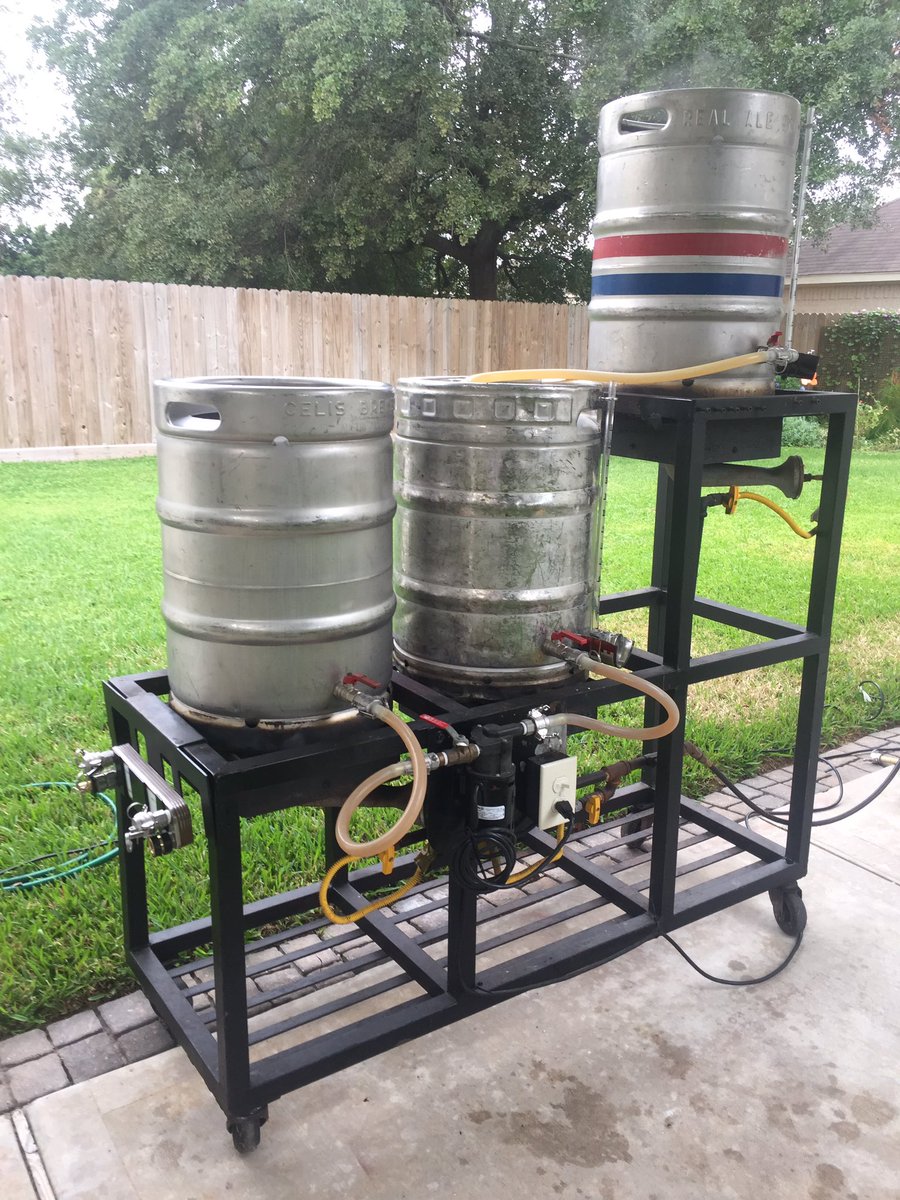 EngmanFrank's tweet image. Brewed a winter solstice ale to be aged on oak chips. Should be good on a frigid 60 degree winter night in Houston.