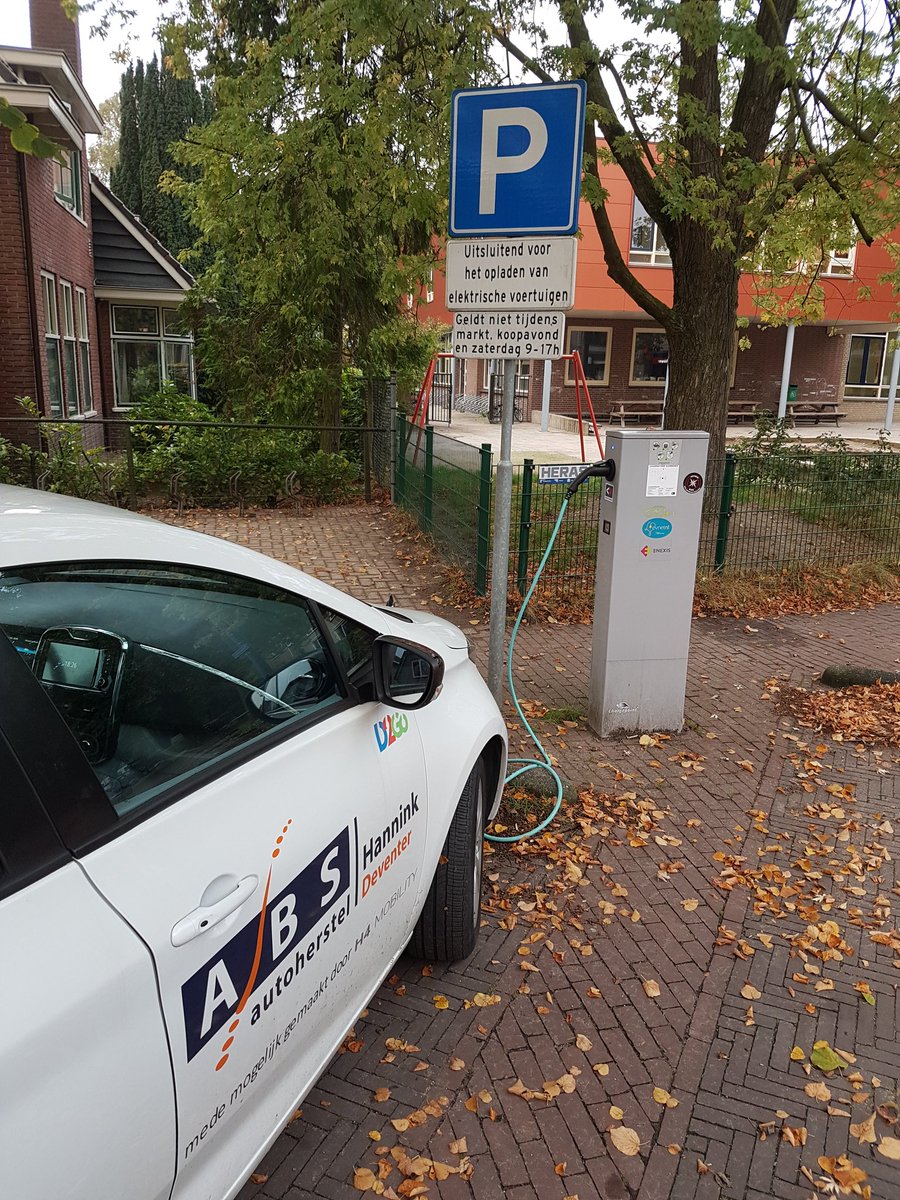 nissanleafnl's tweet image. Laadpaal in #schalkhaar (bij Deventer) net gehaald! Had de 16 kwh omzet uiteraard liever aan #fastned gegeven ;) #gunfactor