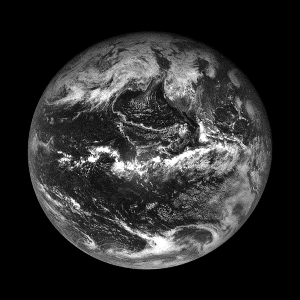 NASA's tweet image. While flying away from a gravity slingshot around Earth, our OSIRIS-REx spacecraft snaps a pic of the Earth &amp;amp; Moon: go.nasa.gov/2ybWps3